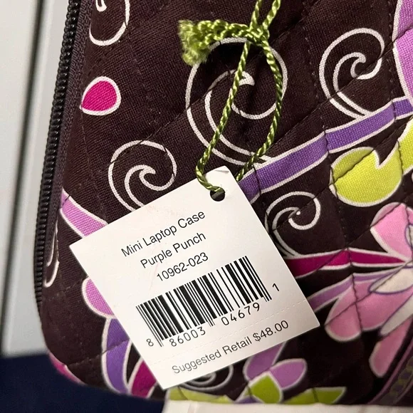 Vera Bradley iPad carrier. - Picture 2 of 6